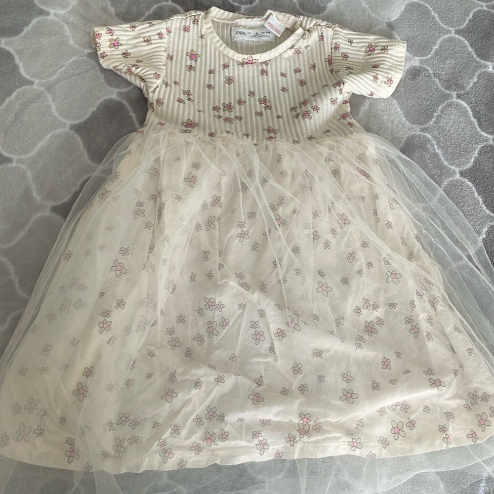 Zara. Toddler girl dress size 6Y